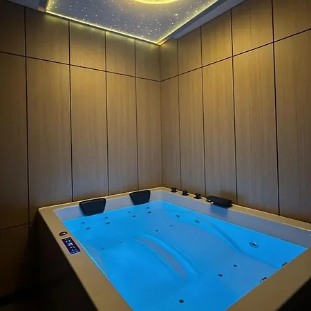 Wellness House Mit Whirlpool & Sauna *
